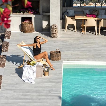 Damma Beachfront Luxury Villa Kamari  Exterior photo